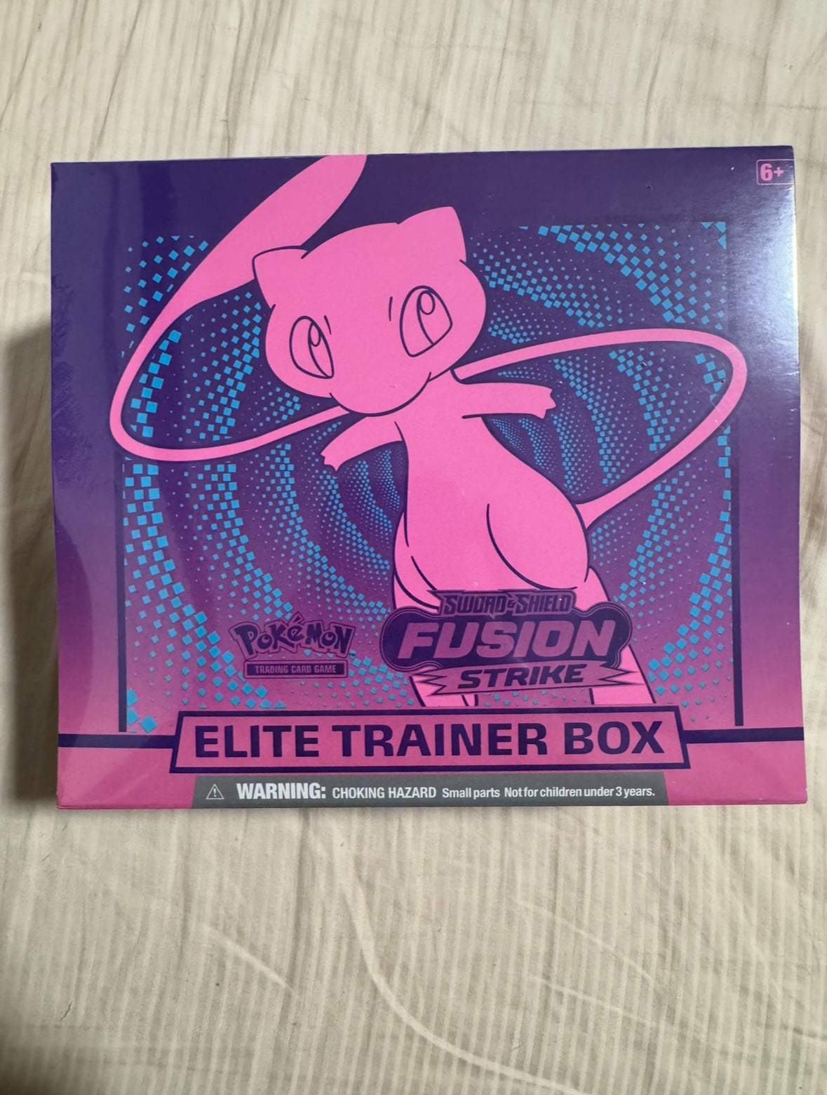 (Sealed) Fusion Strike ETB